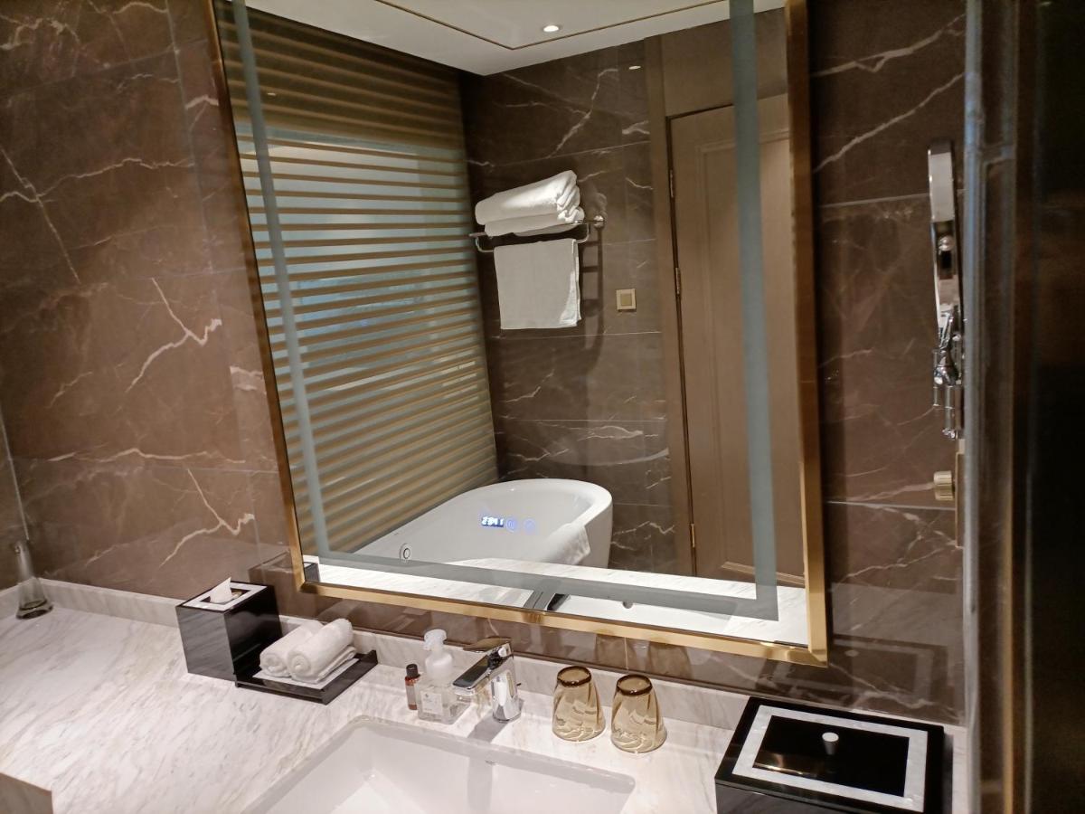 Baoying Jinling Hotel Екстер'єр фото